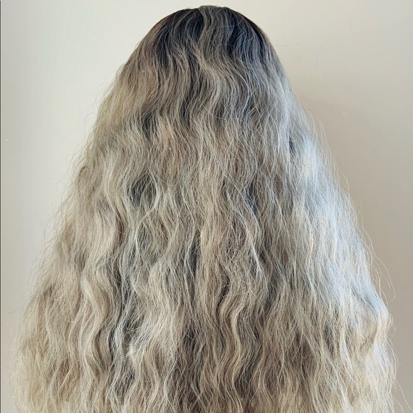 “Put On & Go” Ombre Ash Grey Synthetic Wig with Bangs  😊 NO FURTHER DISCOUNT - Picture 10 of 11